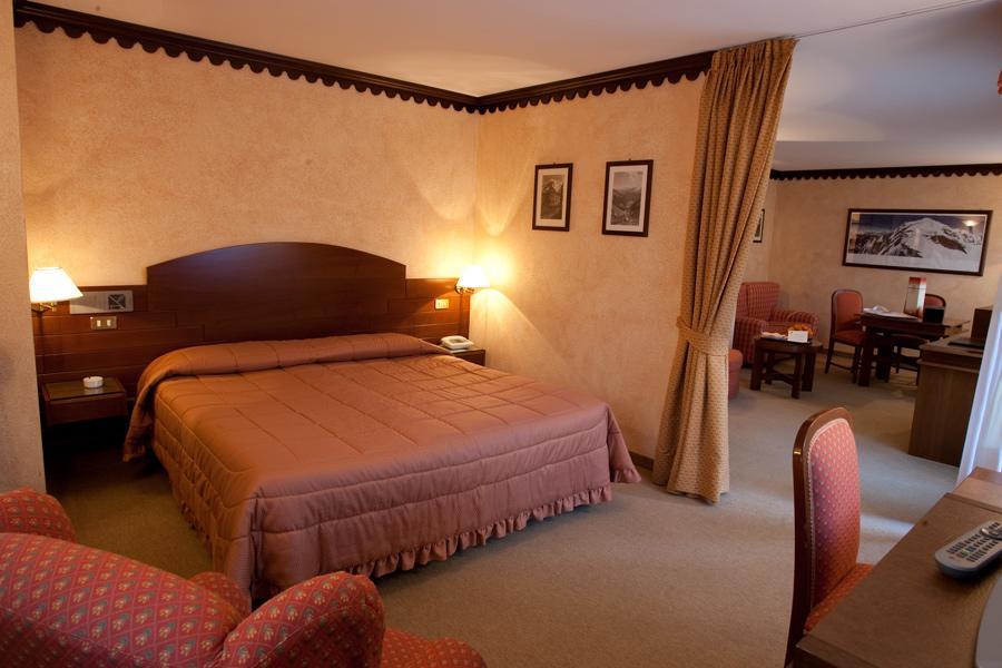 Hotel Pavillon Courmayeur Esterno foto